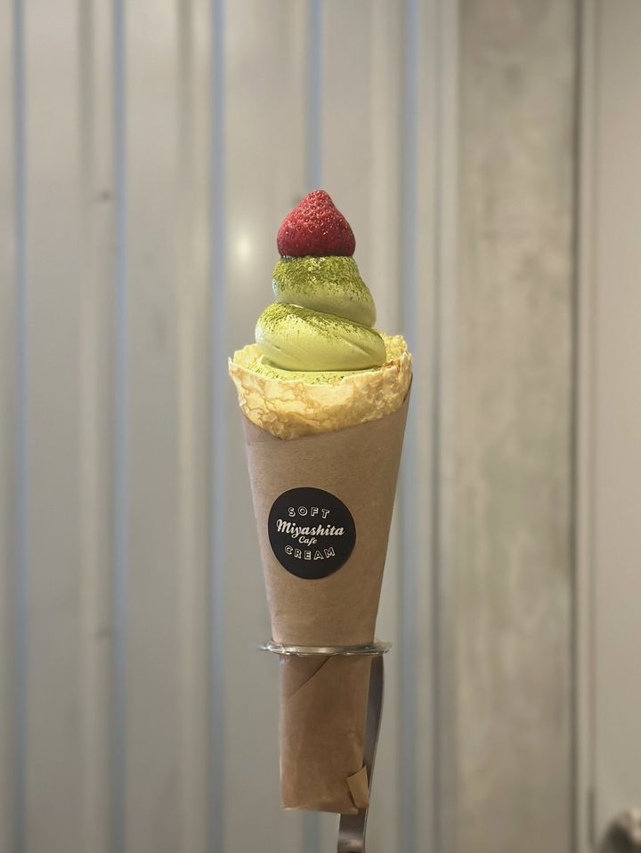 「抹茶スペシャル」の抹茶ソフトクリームクレープ