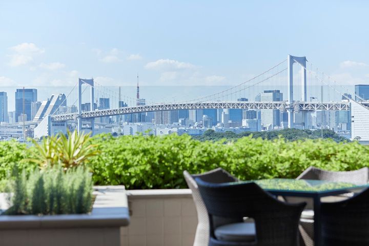 Captain’s Bar＆Loungeのテラス席