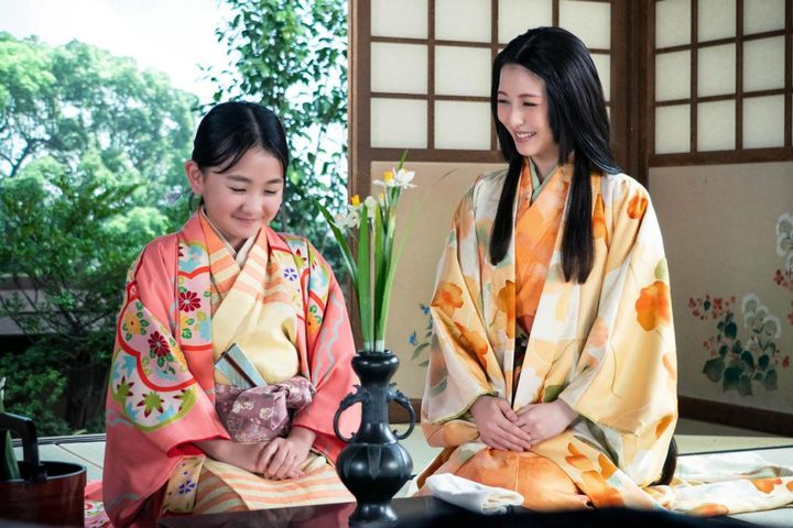 豪姫（福地美晴）、寧々（浜辺美波）／大河ドラマ「豊臣兄弟！」第32回より ©️NHK