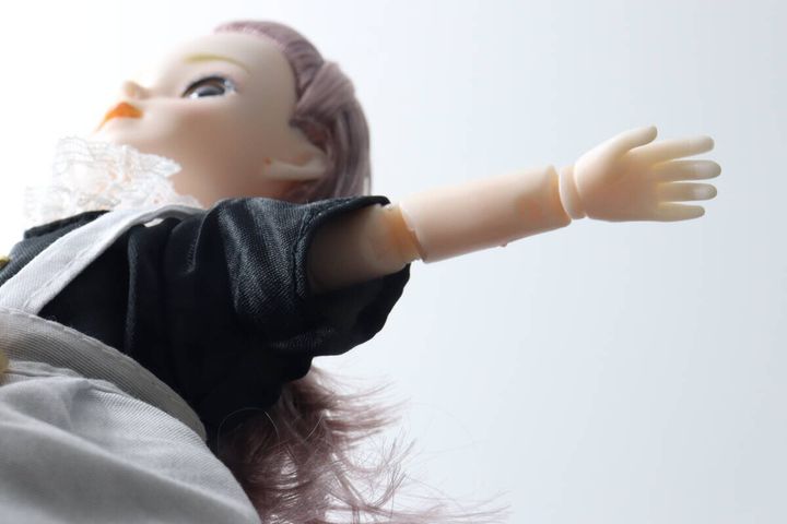 リンちゃんドールの腕を真横に伸ばした状態のアップ
