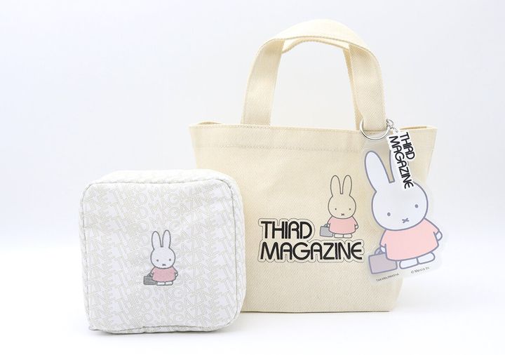 ミッフィーのトートバッグとポーチが並べられている