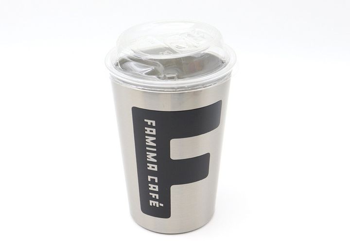 タンブラーにファミマカフェSサイズカップが入った状態