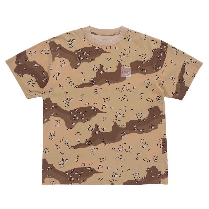 デザートカモを全面に採用したCAMO BOX LOGO TEE