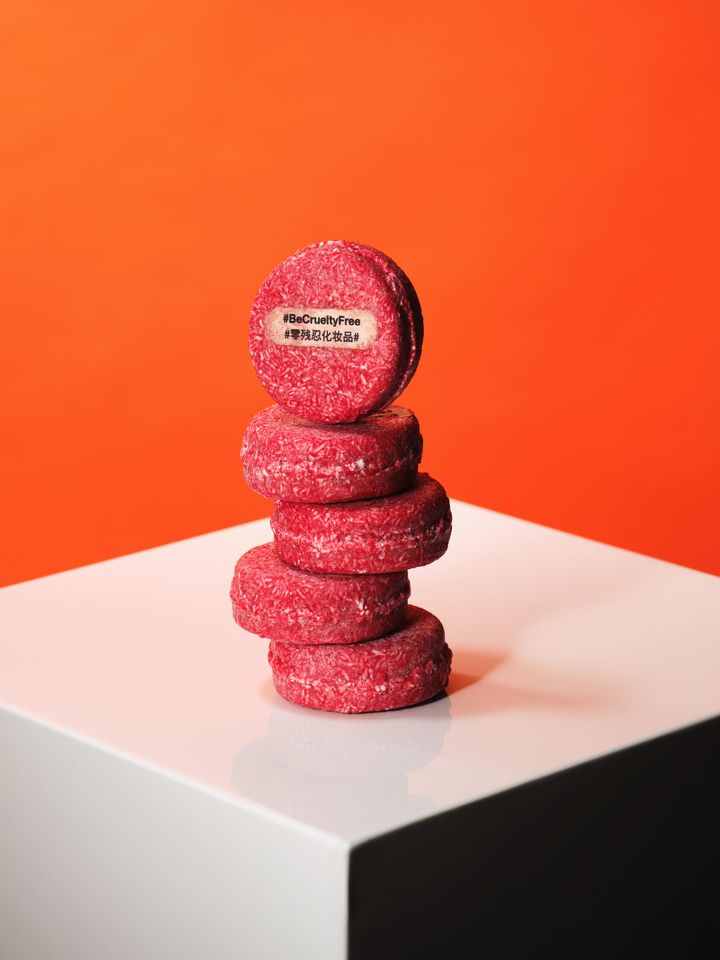 「これで髪を洗うの!?」LUSH『ニュー シャンプーバー』は液体じゃない固形シャンプー！髪に潤いと輝きを与える人気アイテム