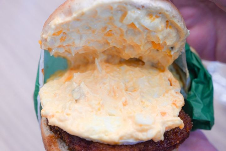 とろ～り月見和風カツバーガーこぼれタルタル