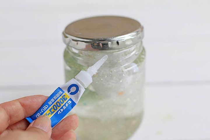 接着剤をつける