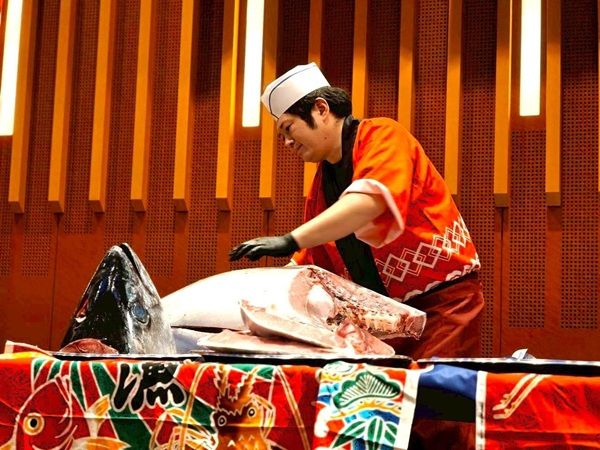 筋肉×マグロ！見る・楽しむ・味わう「企業イベント向けマグロ解体ショー」に注目