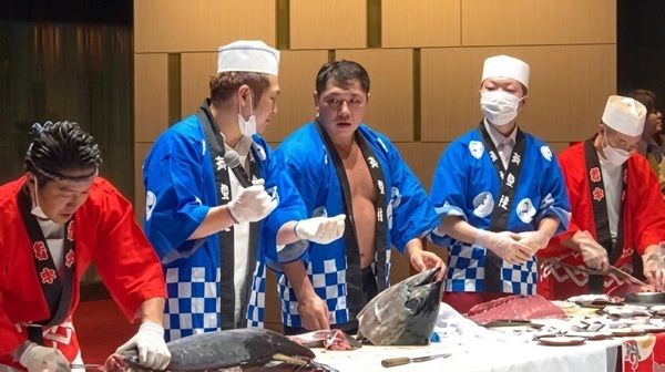 筋肉×マグロ！見る・楽しむ・味わう「企業イベント向けマグロ解体ショー」に注目