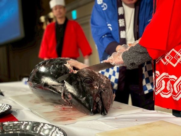 筋肉×マグロ！見る・楽しむ・味わう「企業イベント向けマグロ解体ショー」に注目