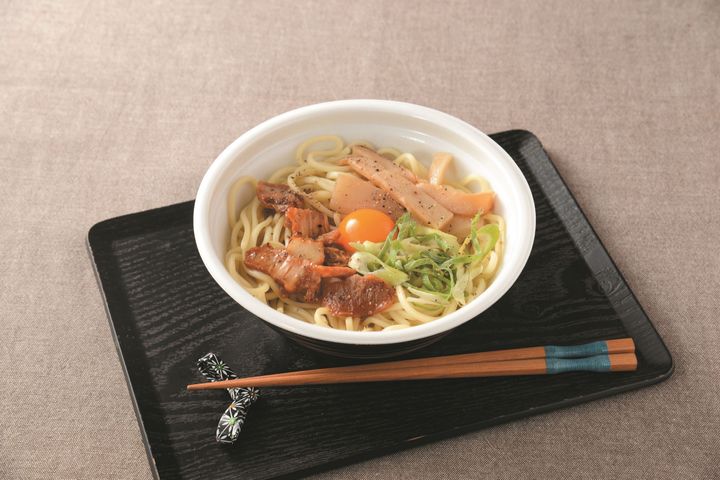 ローソン「旨辛醤油だれの月見油そば」