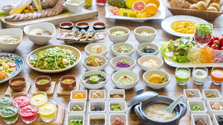 沖縄食材を使った朝食ビュッフェの料理