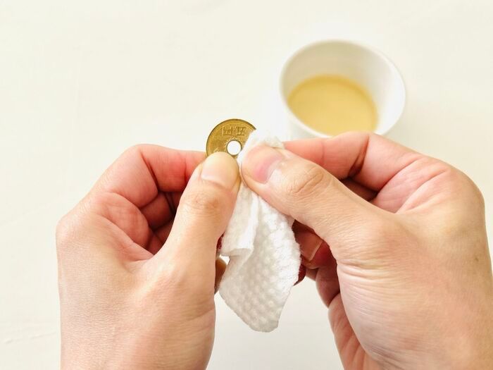 汚れた硬貨が