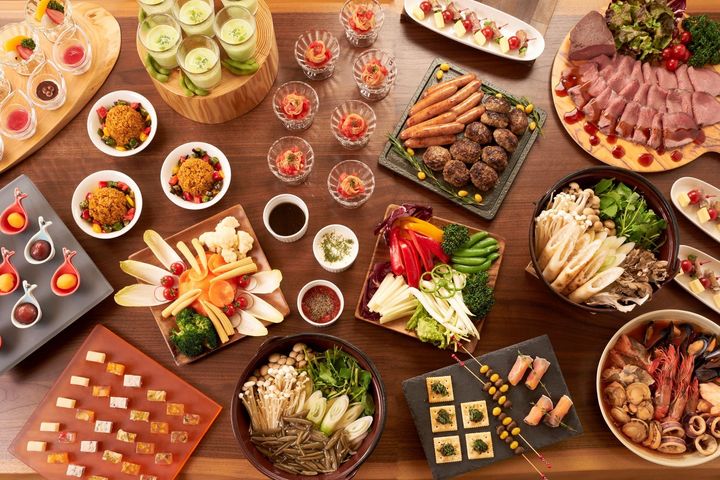 秋田ふぅ～どビュッフェに並ぶ料理