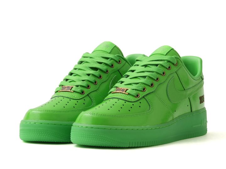 ナイキの「エアフォース 1 LX “アイコン”」¥19,800