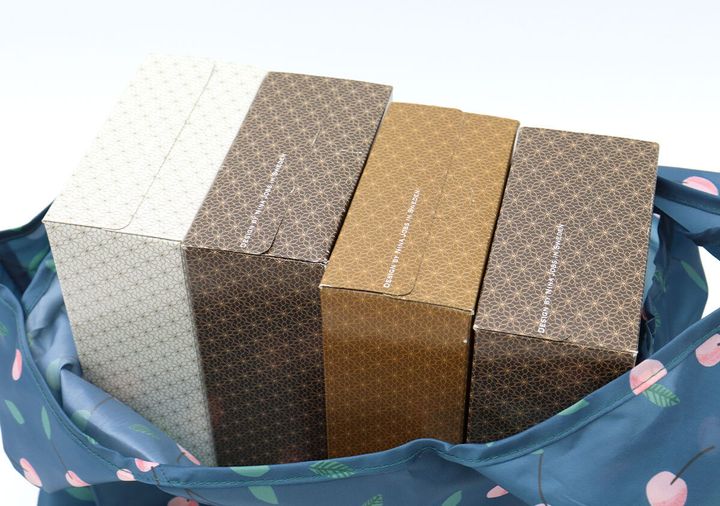 エコバッグにティッシュボックスが4箱入っている様子