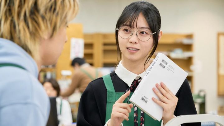 夜ドラ「税金で買った本」第5回より ©️NHK