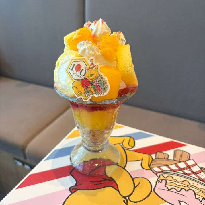 100周年お祝いパフェ 