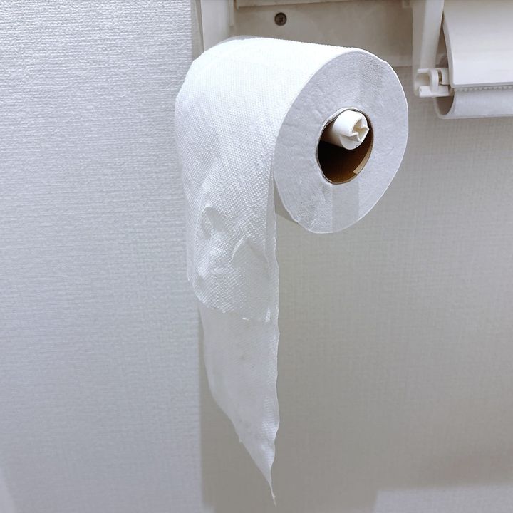 トイレットペーパーのミシン目が揃い、2枚の重なりのずれが直った