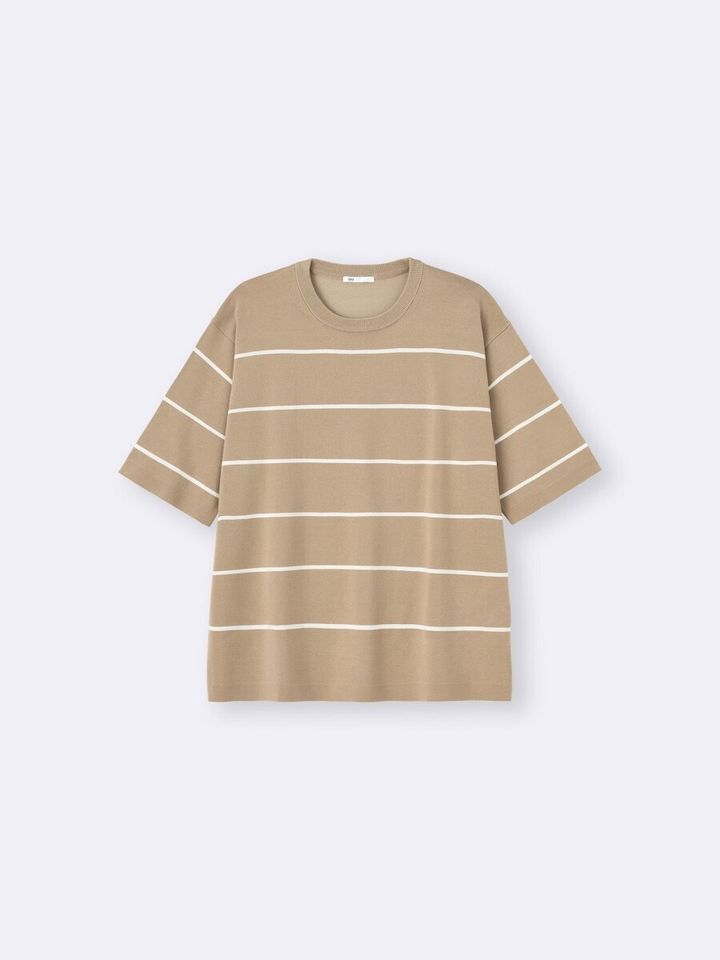 ベージュ地に白のボーダー柄が入った半袖ニットTシャツ