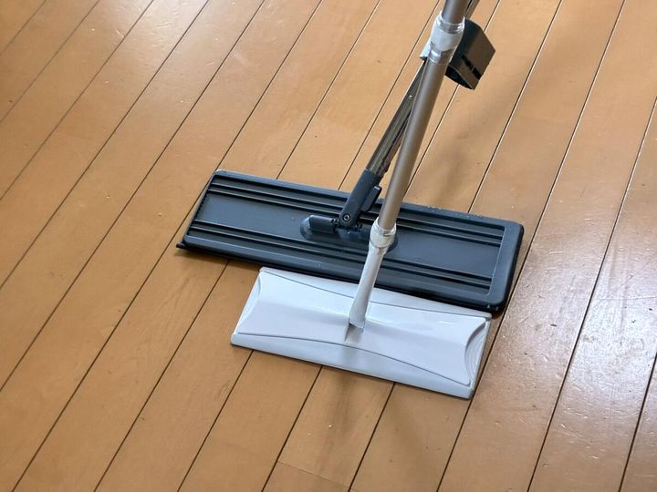 画像: 大きなヘッドで床掃除を時短！