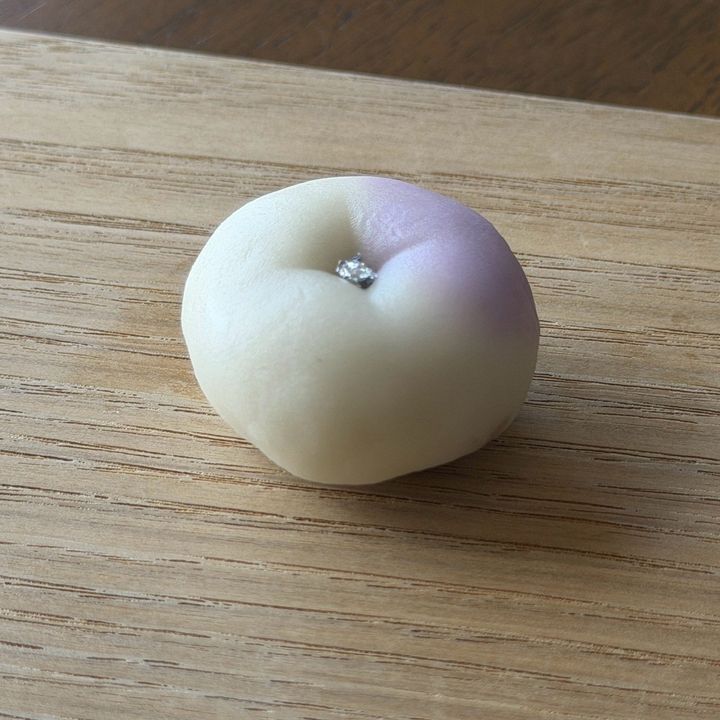 一口ミニ上生菓子「出雲ハーブの縁」の頂部の意匠