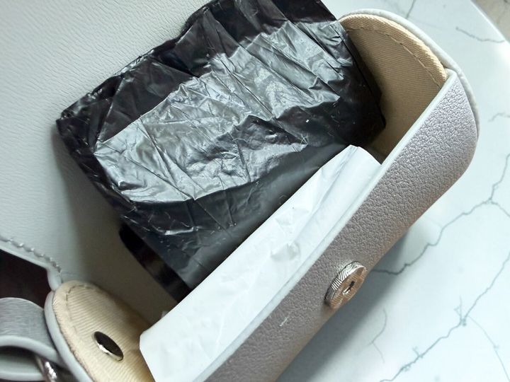 ロールゴミ袋が2本入る