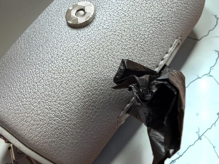 下の穴から取り出す