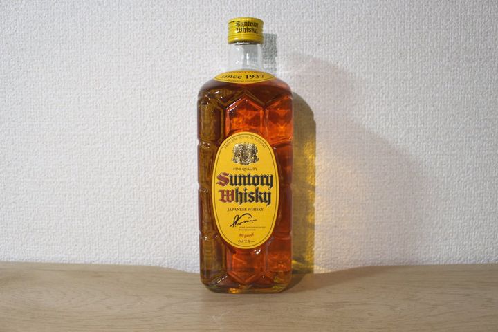 「サントリーウイスキー角瓶」