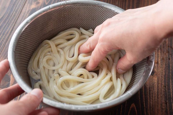 「きのこの肉汁うどん」レシピ