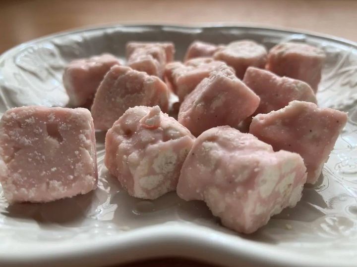 DAISO(ダイソー)：正栄 いちごオ・レ風味 クランチチョコ 42g