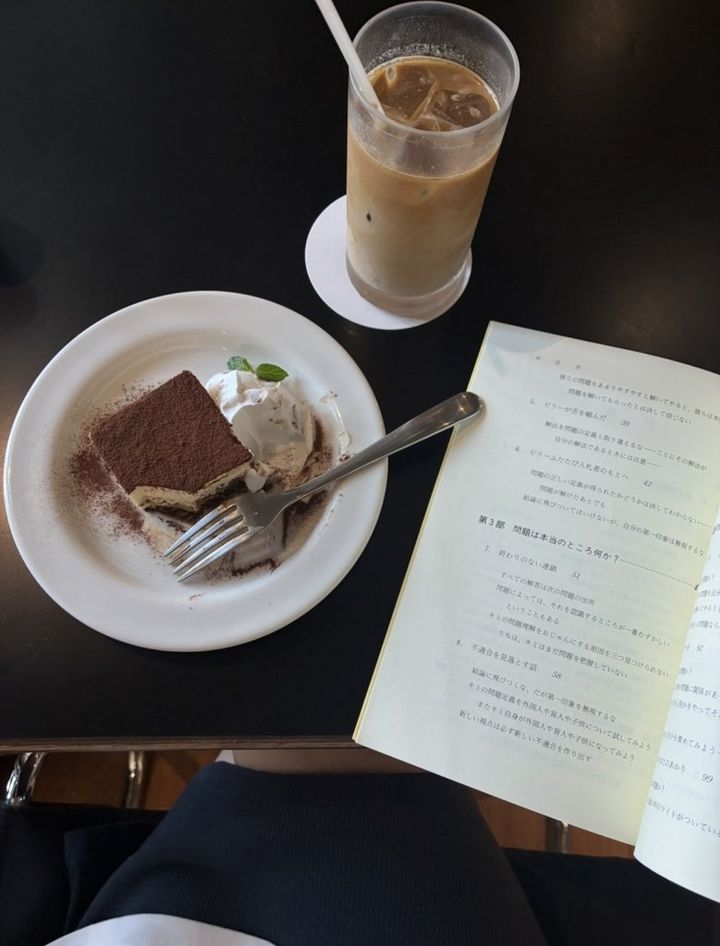 好きな洋服を着てひたすらカフェ活☕︎【FUDGENA SPECIALIST：真雪の日常、古着日記 vol.48】