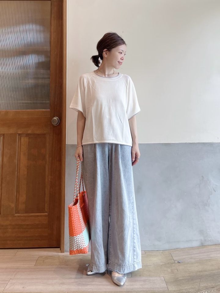 ウエストがイージー仕様の楽ちんワイドデニム 出典：WEAR