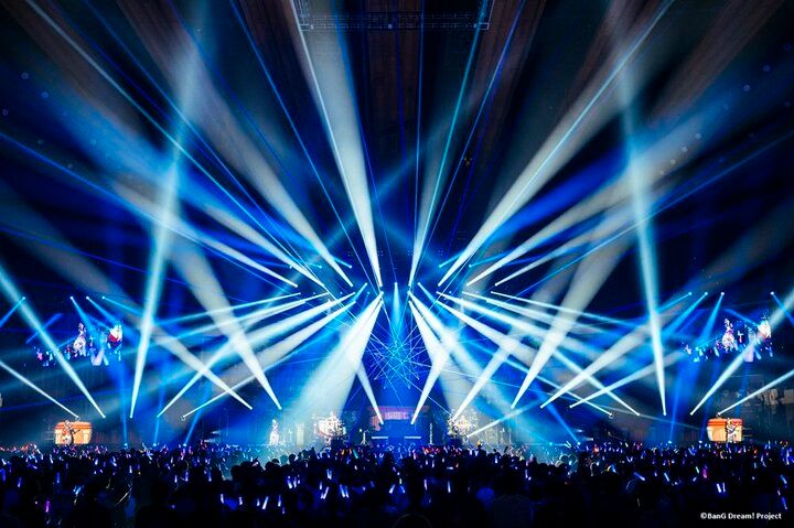 【写真・画像】【セットリスト掲載】日替わり楽曲を含む全14曲を披露！Roselia「Lehre der Rose」レポート 4枚目
