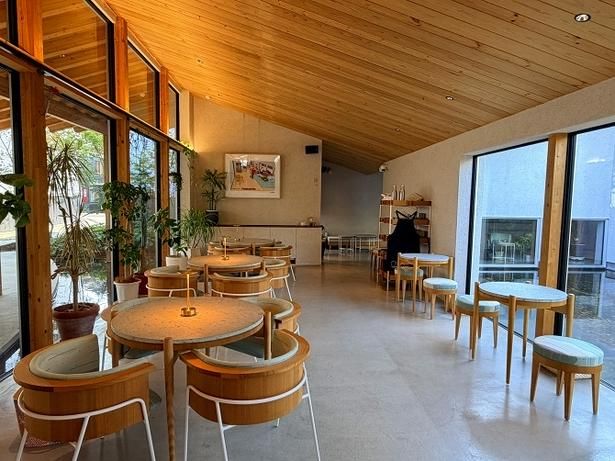 白神山地の里山を酒蔵の敷地内に再現した「LABO and CAFE YAMAMOTO」