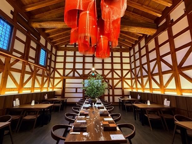 1910年に建設された歴史ある蔵を改造したレストラン「和のゐ 角館 米蔵」