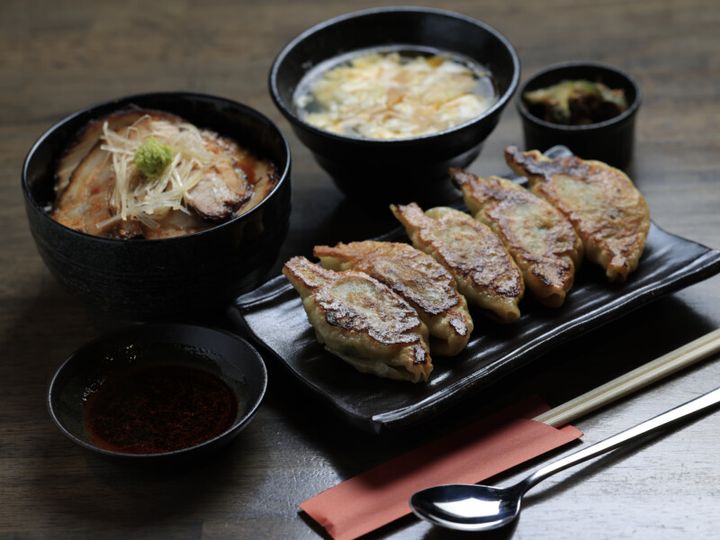 「ゴルフバカ」メンバーがつくる“奇跡の餃子”って⁉