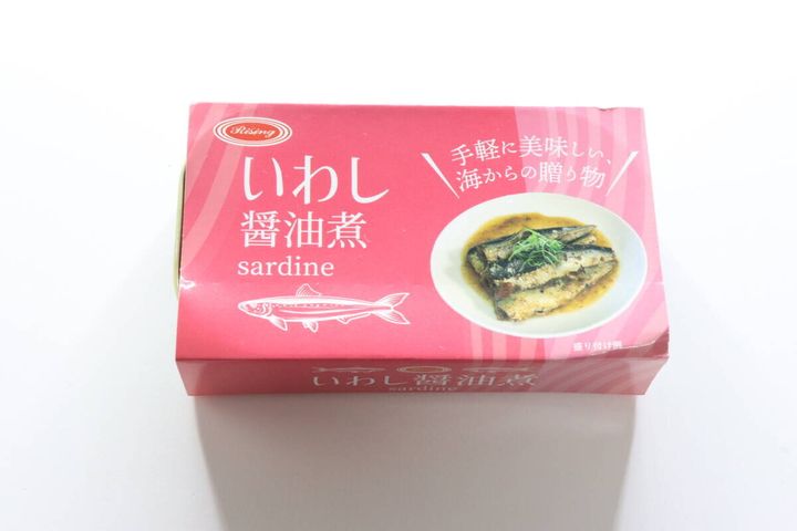 赤いパッケージのダイソーいわし醤油煮缶詰