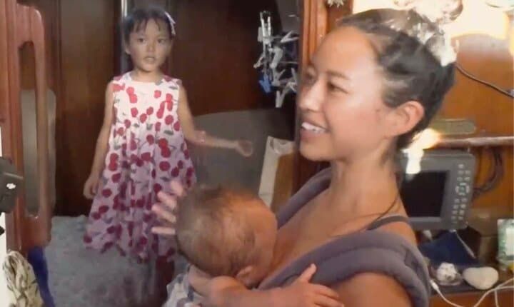 【写真・画像】“奄美大島の船上生活一家”の自宅ボートを公開「ここで4歳の娘が勉強しています」衝撃の船内に驚きの声「赤ちゃんがハイハイする場所がない！」 1枚目