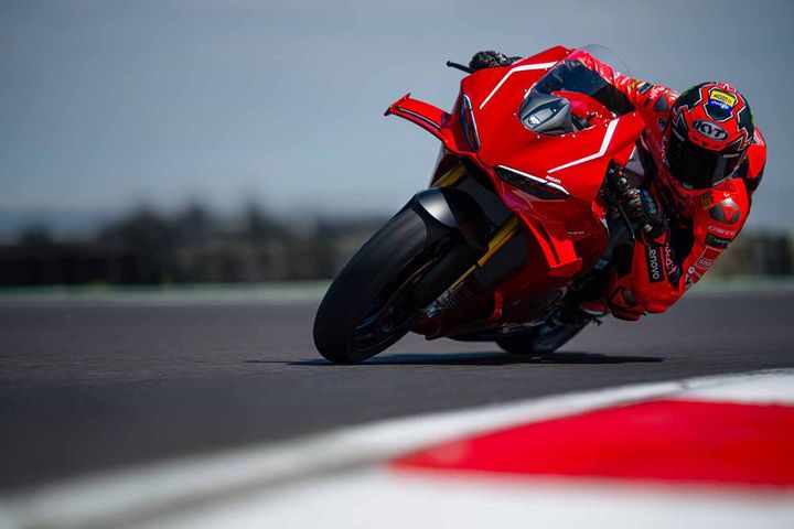 Panigale V4 R