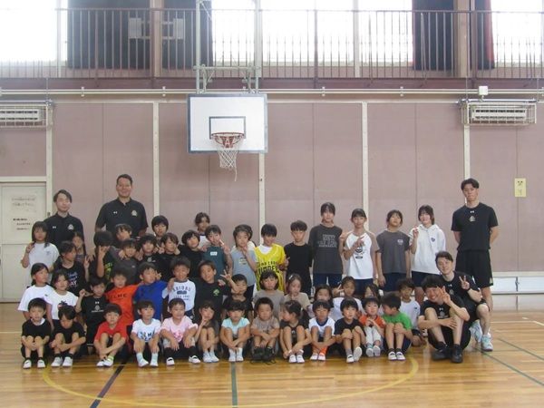 【群馬県】群馬クレインサンダーズが、放課後児童クラブを訪問しバスケットボール体験を実施