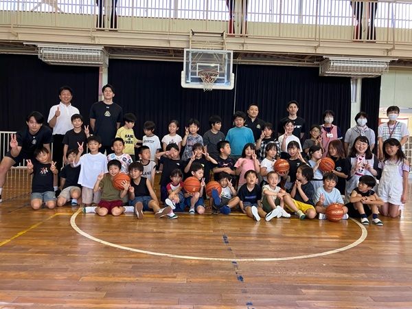 【群馬県】群馬クレインサンダーズが、放課後児童クラブを訪問しバスケットボール体験を実施