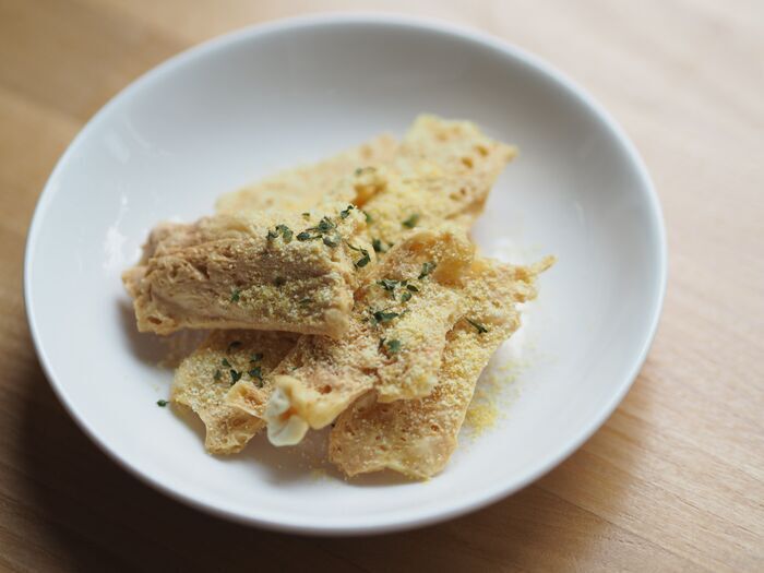 油不要で罪悪感ゼロ♡レンチンだけでサクサク食感！？ダイエット中に嬉しい「豆腐チップス」