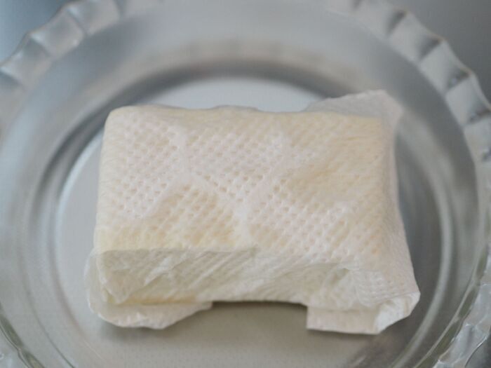 油不要で罪悪感ゼロ♡レンチンだけでサクサク食感！？ダイエット中に嬉しい「豆腐チップス」