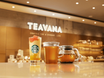 スターバックス ティー&カフェのTEAVANAドリンクとカップ