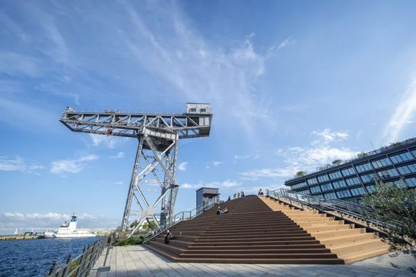 【神奈川県横浜市】朝の横浜を楽しむヨガ体験！横浜ハンマーヘッドで「ととのうモーニングヨガ」開催