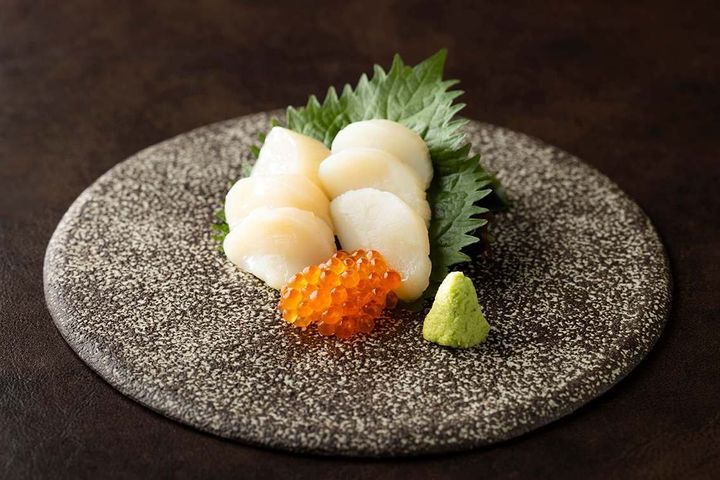 北海道産ホタテ刺身 いくら飾り