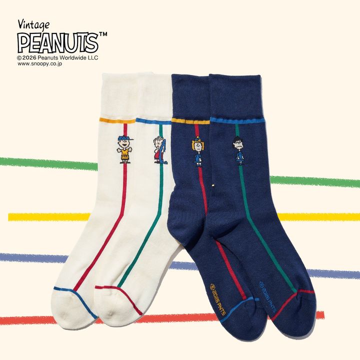 CHICSTOCKS「SNOOPY×CHICSTOCKS ピーナッツギャング」アイボリー×マルチとネイビー×マルチ
