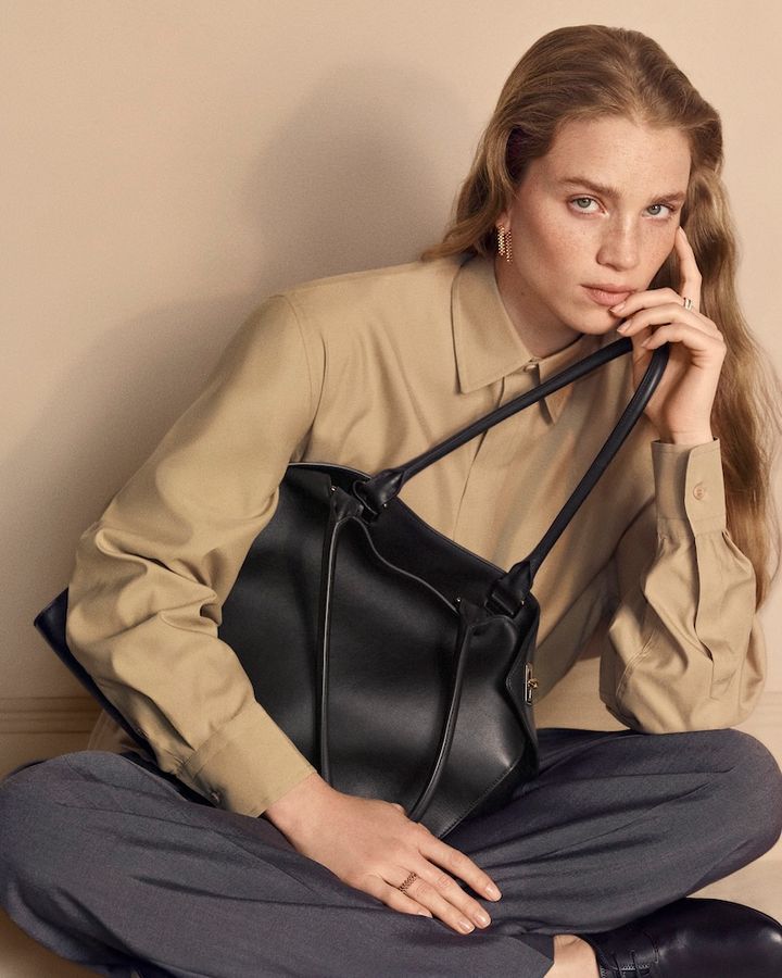 2026/08/PULE1413_LEATHERGOOD_STATIC_WORN_TOTE_CLOSE_UP_GM_BLACK_PRESS_24x30.jpg