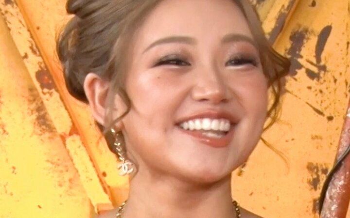 【写真・画像】「パパが欲しいものはなんでも買ってくれる」23歳ギャルモデル、パパからもらった20歳の誕生日プレゼントに衝撃 1枚目