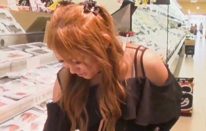 【写真・画像】「月の食費は20万円」“1男8女の大家族”37歳シンママ美女、激安スーパーでの15キロ分の爆買い「すごい量！業者！」「ママチャリでどうやって持って帰るの！？」驚きの声 1枚目